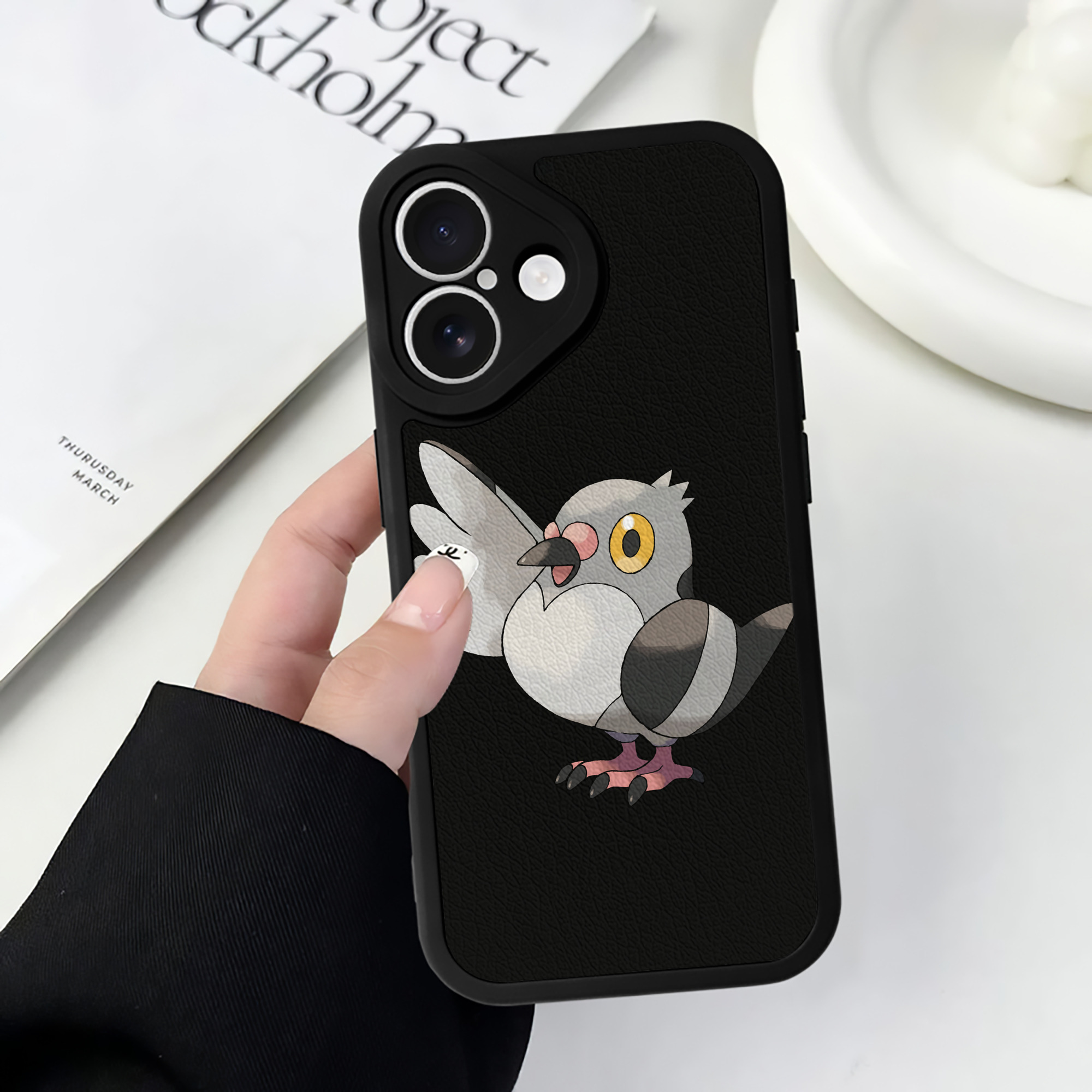 （画像用） ポケットモンスター Pokémon 【iPhone 16シリーズ対応】シリコンスマホケース（レザー調） 材質：シリコン